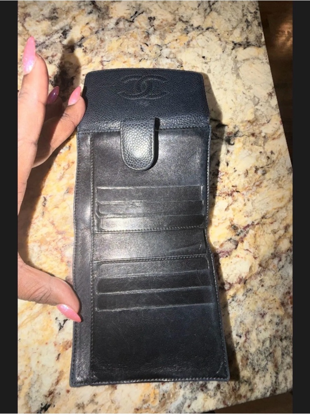 CHANEL Black Pebbled Caviar Leather Compact Wallet with Embossed CC - Picture 6 of 8